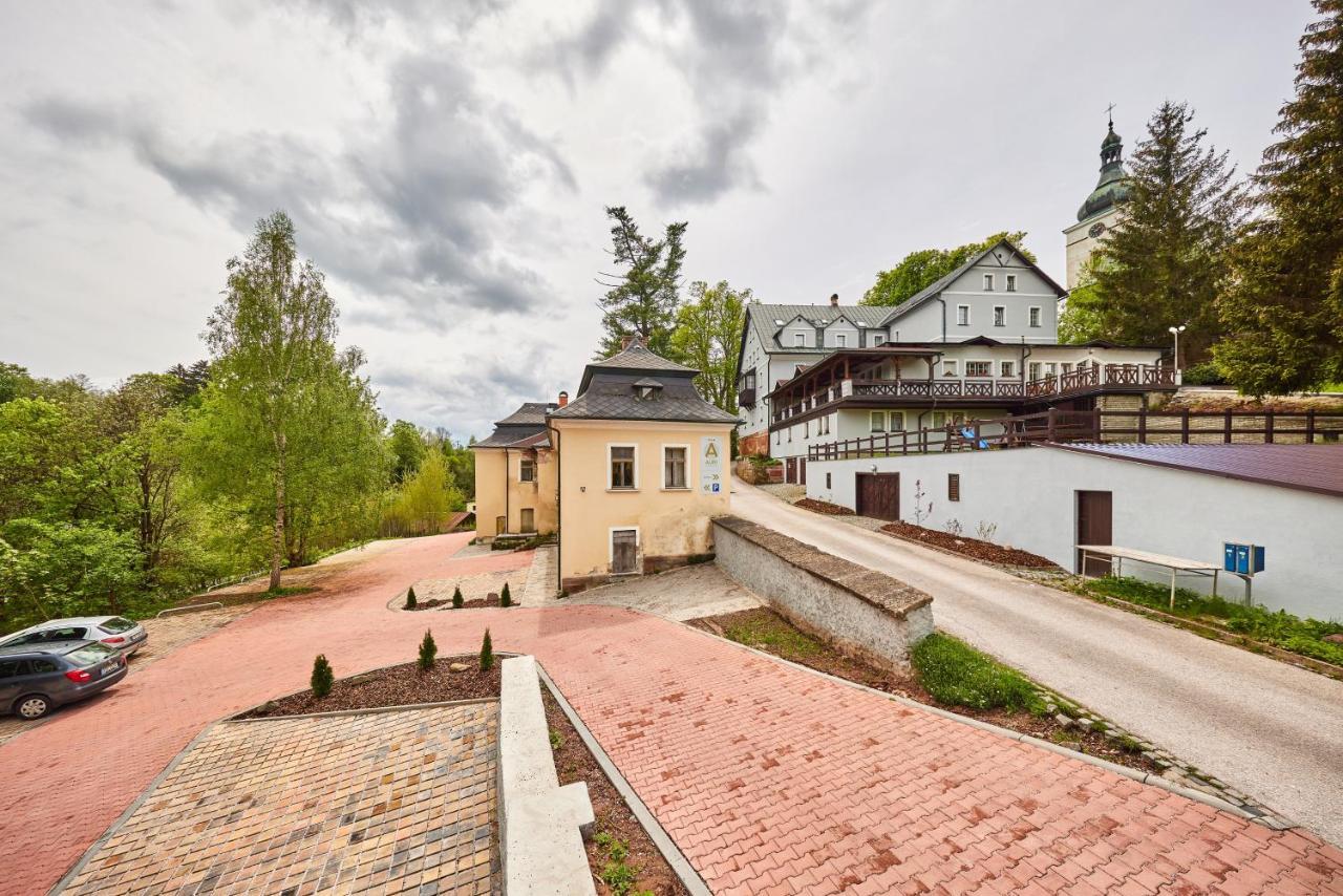 Hotel Auri Rudník Exterior foto